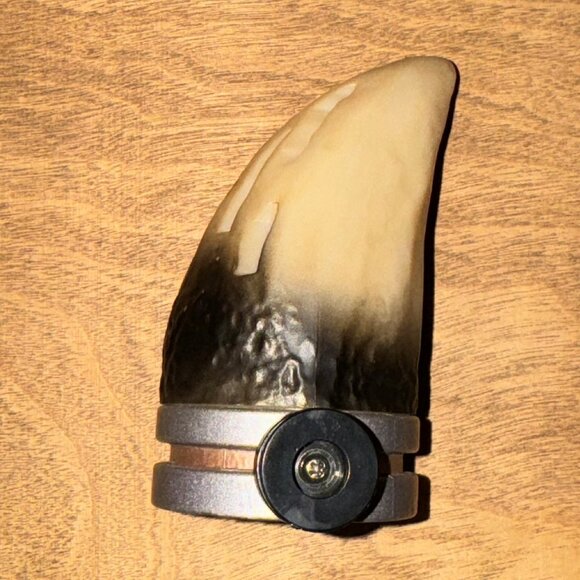 Star Wars Galaxy's Edge Savi's Elemental Nature Rancor Tooth Lightsaber Scrap - Picture 2 of 3